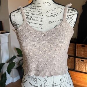 Knit Scallop-Pattern Crop Tank Top - Cream